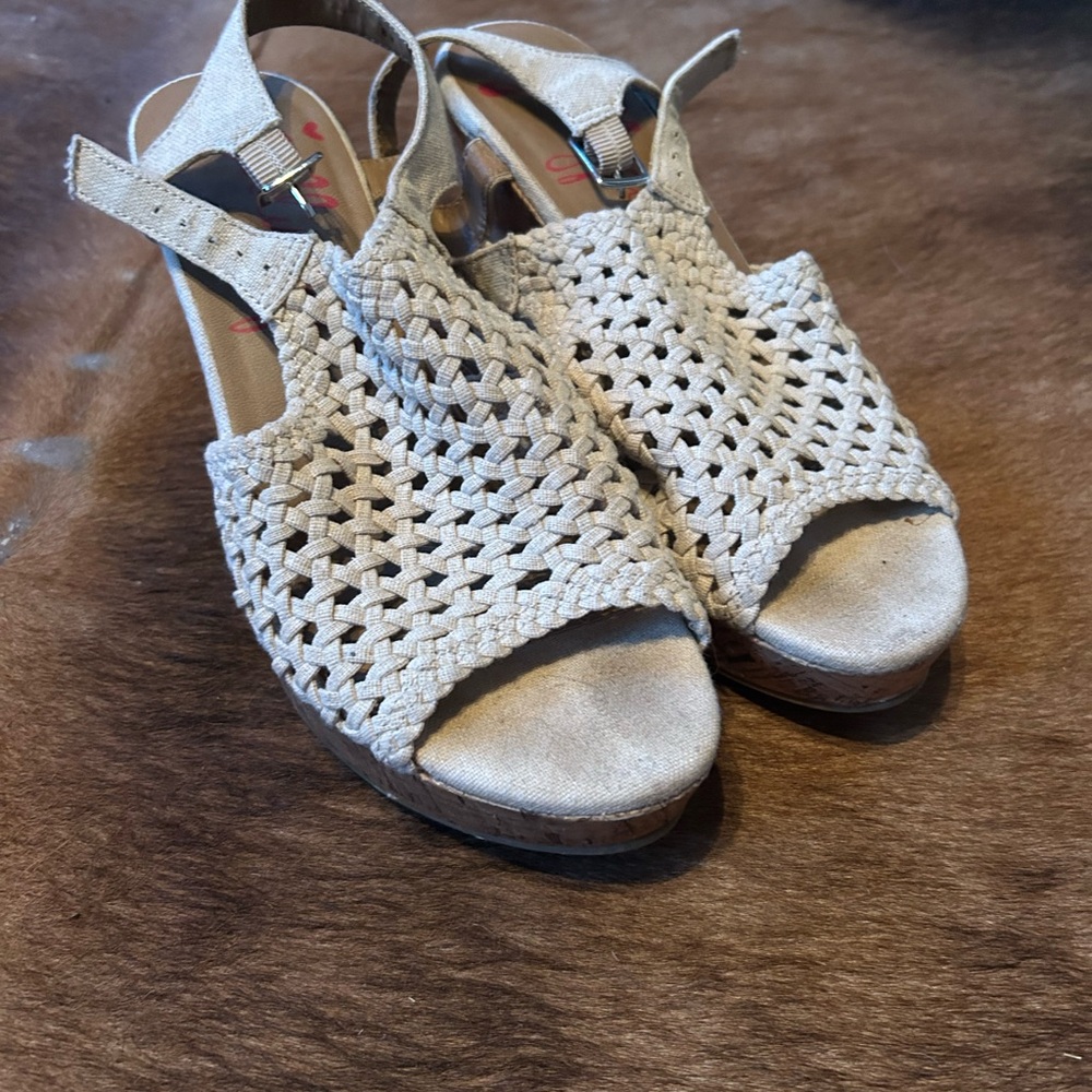 Jellypop Cream Woven Sandals